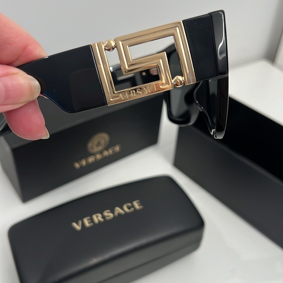 Versace Sunglasses NWT with Box, caring case, cloth - Picture 4 of 11